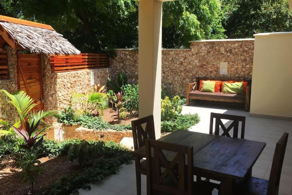 Diani Beachalets ภายนอก รูปภาพ